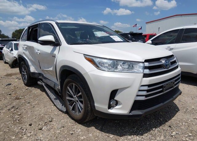 2019 TOYOTA Highlander