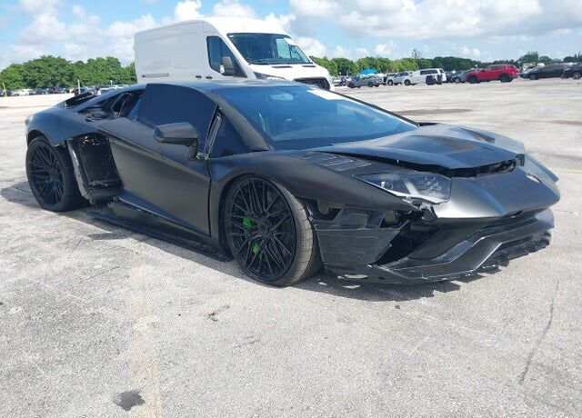 2018 LAMBORGHINI Aventador