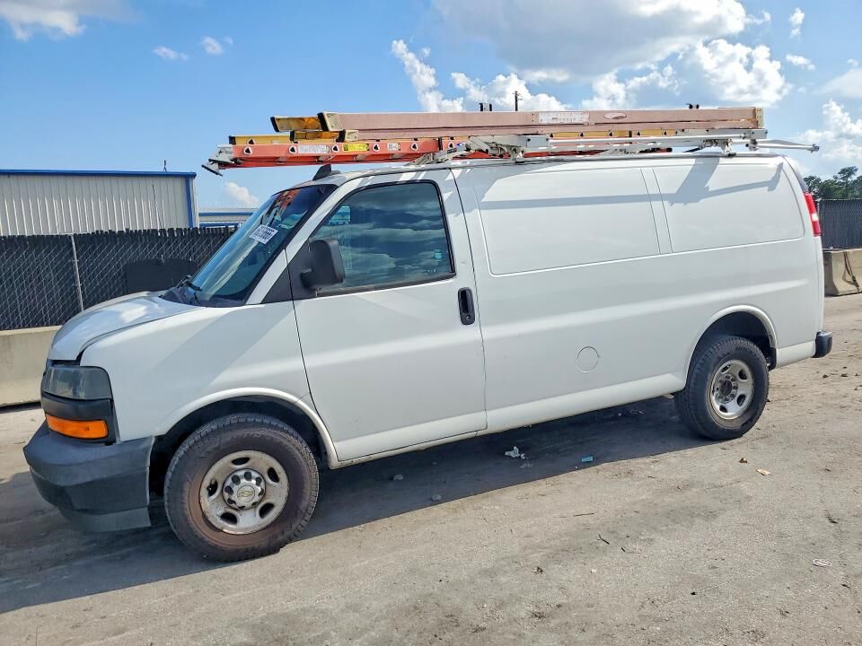 2020 CHEVROLET Express