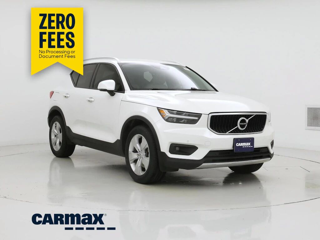 2022 VOLVO XC40
