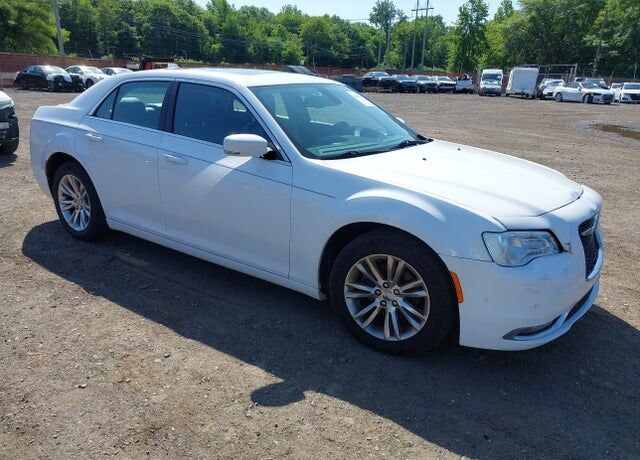 2016 CHRYSLER 300
