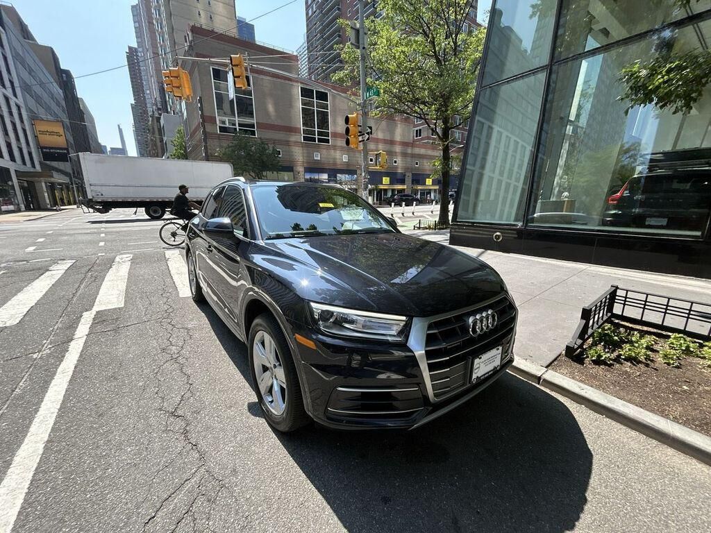 2018 AUDI Q5