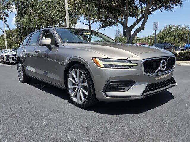 2020 VOLVO V60