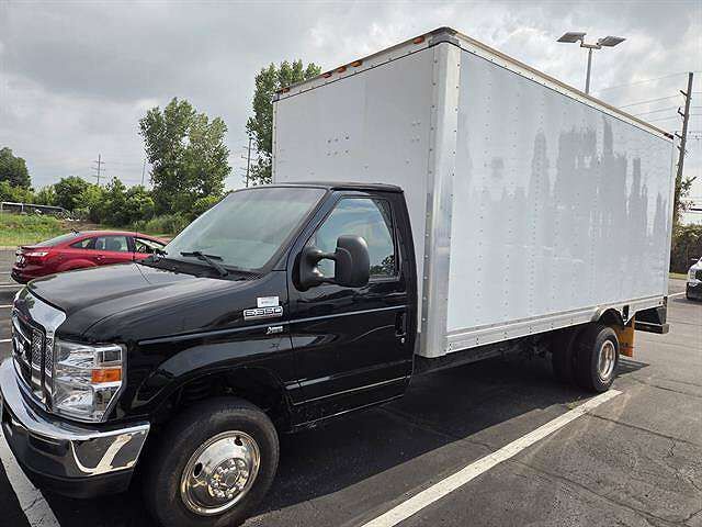 2017 FORD E-350