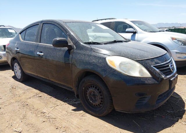 2012 NISSAN Versa