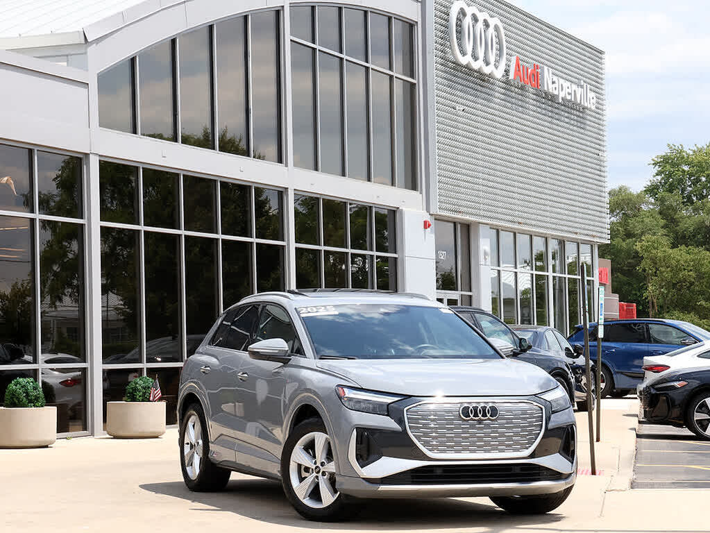2025 AUDI Q4