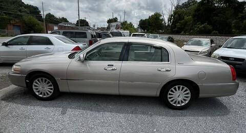2003 LINCOLN Town Car