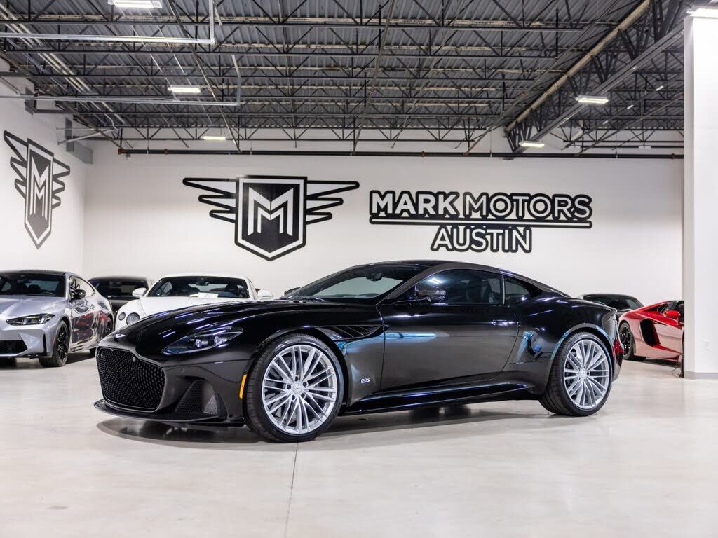 2022 ASTON MARTIN DBS