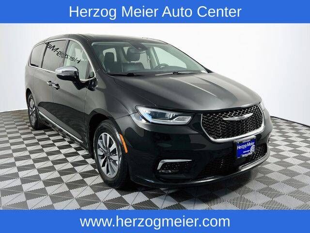 2023 CHRYSLER Pacifica