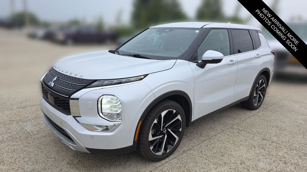 2022 MITSUBISHI Outlander