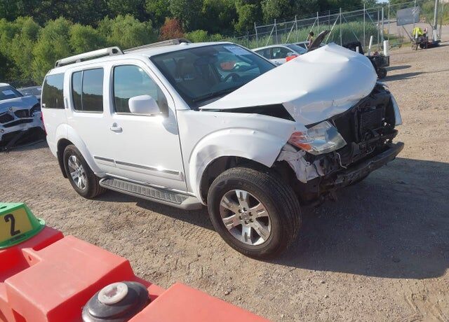 2011 NISSAN Pathfinder