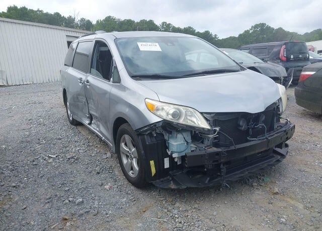 2018 TOYOTA Sienna