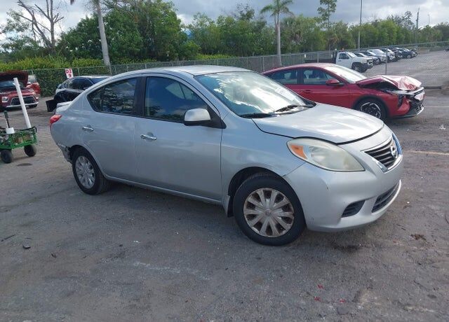 2014 NISSAN Versa