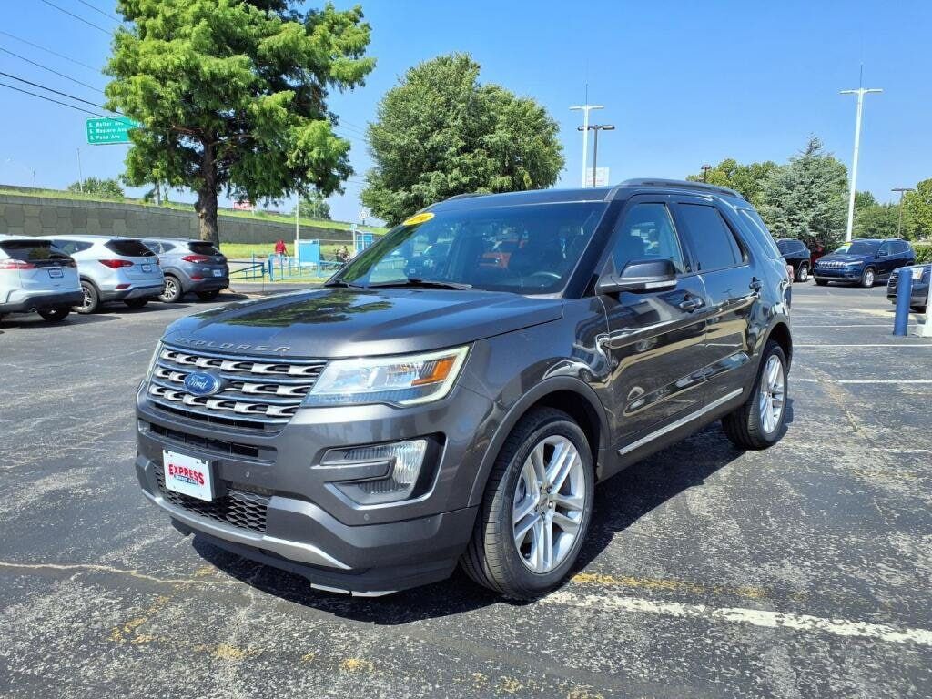 2016 FORD Explorer