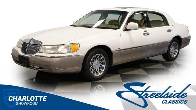 2000 LINCOLN Town Car