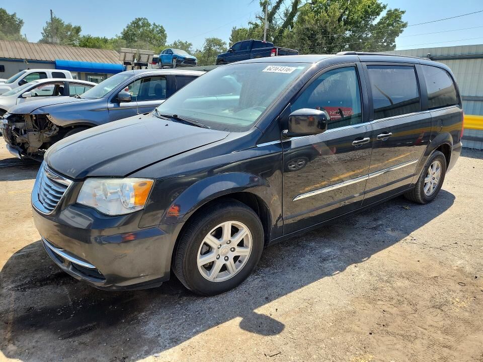 2011 CHRYSLER Town and Country