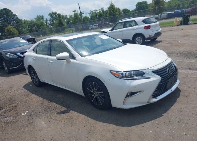 2016 LEXUS ES