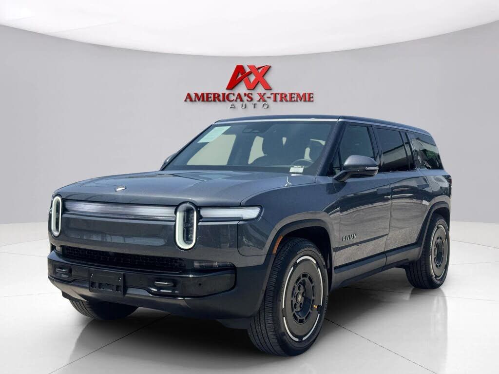 2025 RIVIAN R1S