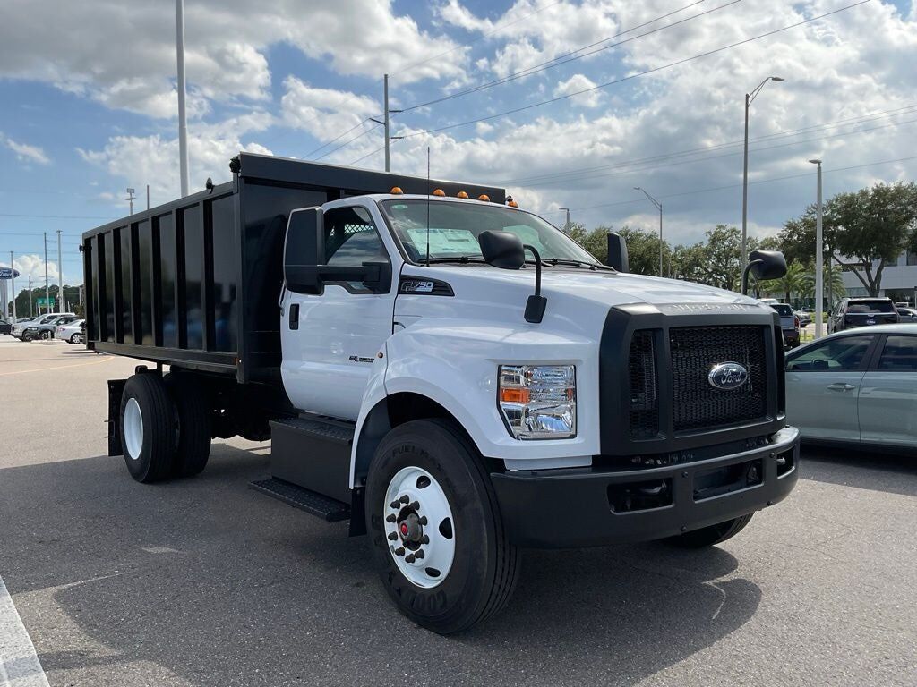 2025 FORD F-750
