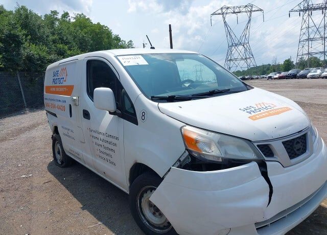 2017 NISSAN NV200