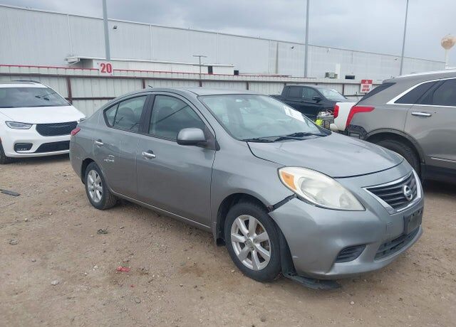 2014 NISSAN Versa