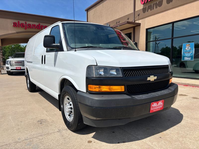 2020 CHEVROLET Express