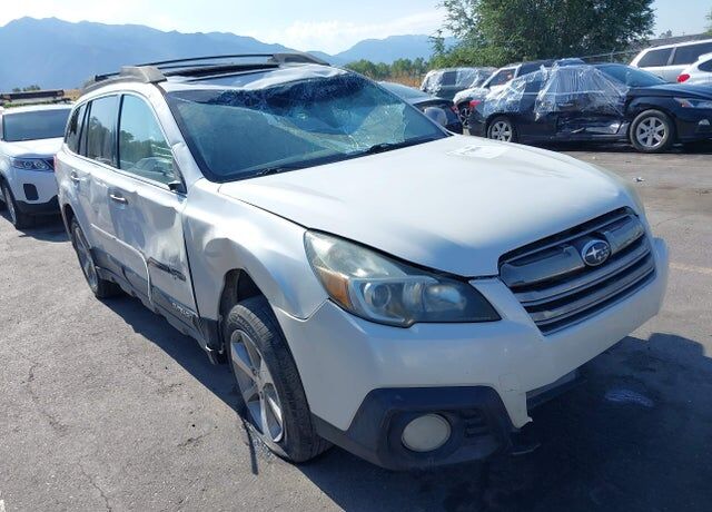 2013 SUBARU Outback