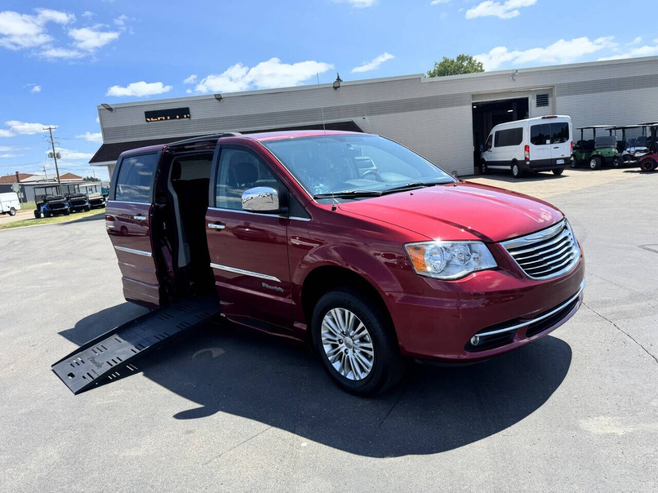 2015 CHRYSLER Town and Country