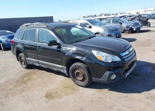 2013 SUBARU Outback