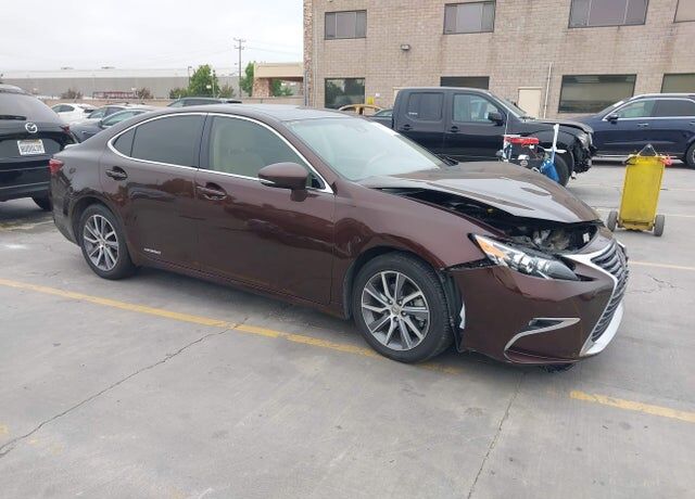 2018 LEXUS ES