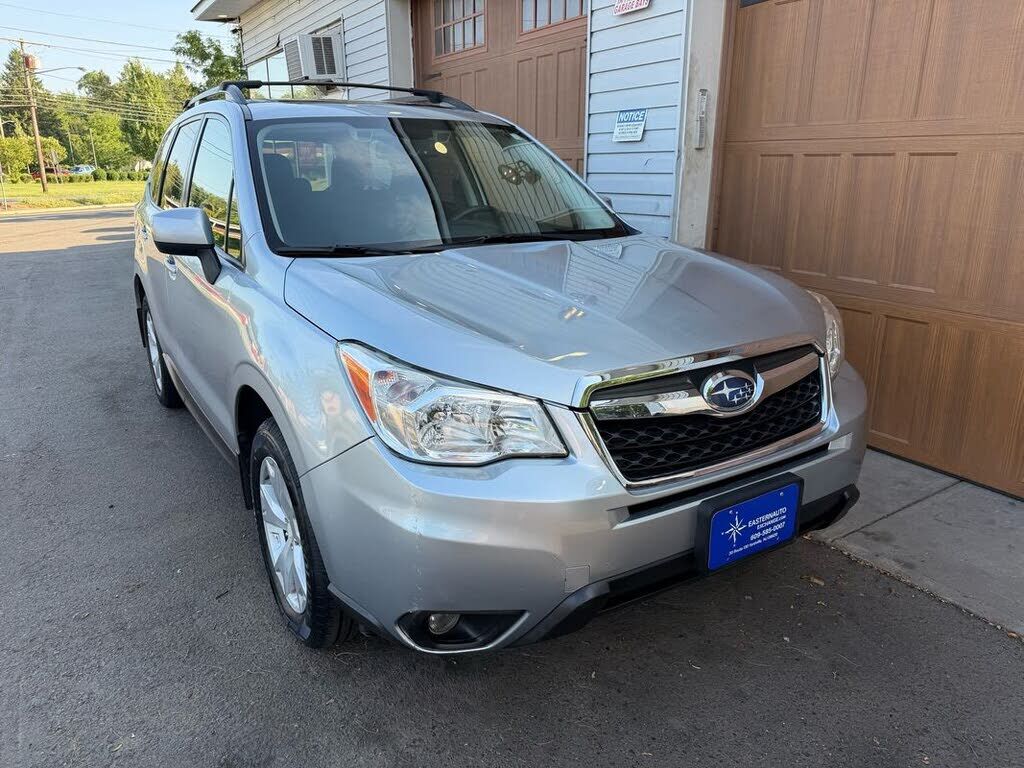2016 SUBARU Forester