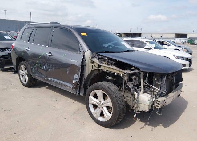 2013 TOYOTA Highlander