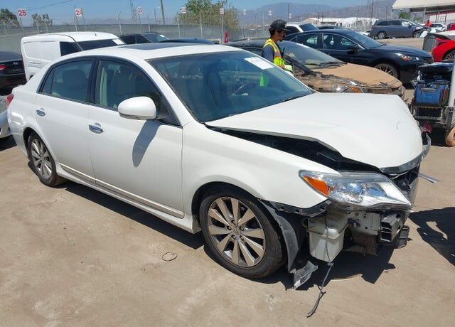 2012 TOYOTA Avalon