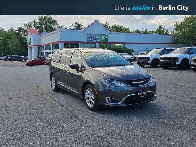 2017 CHRYSLER Pacifica