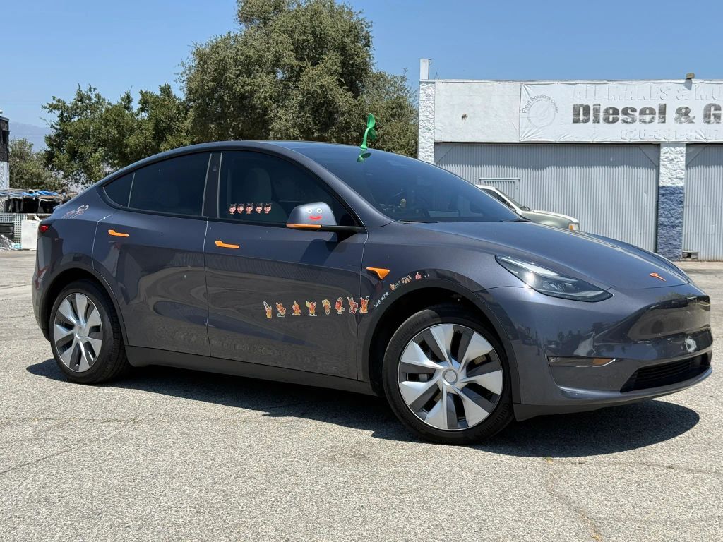 2023 TESLA Model Y