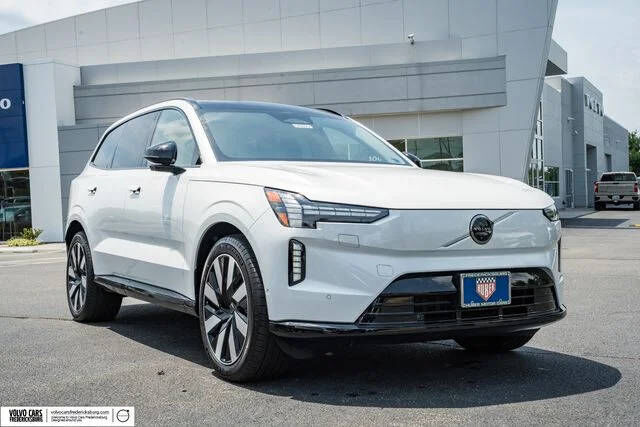 2026 VOLVO EX90