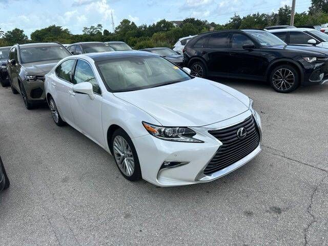 2018 LEXUS ES