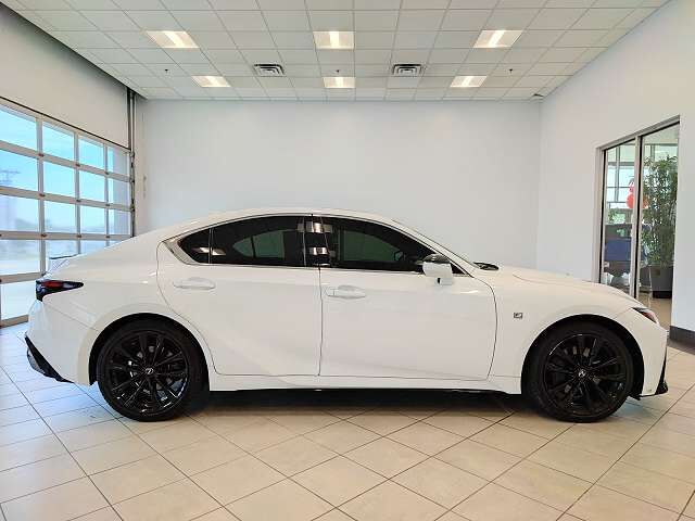 2023 LEXUS IS