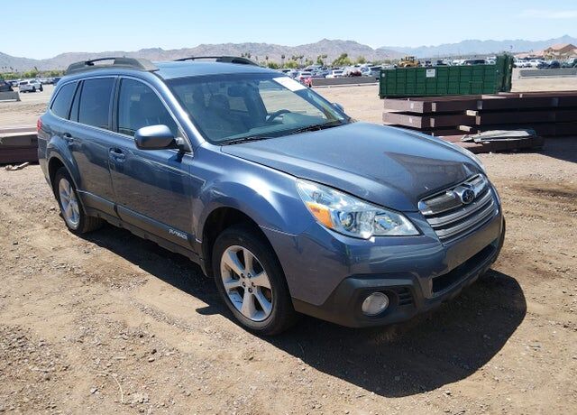 2013 SUBARU Outback