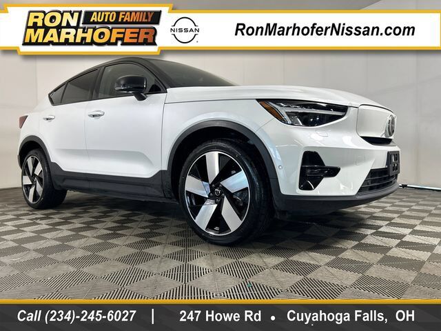 2023 VOLVO C40