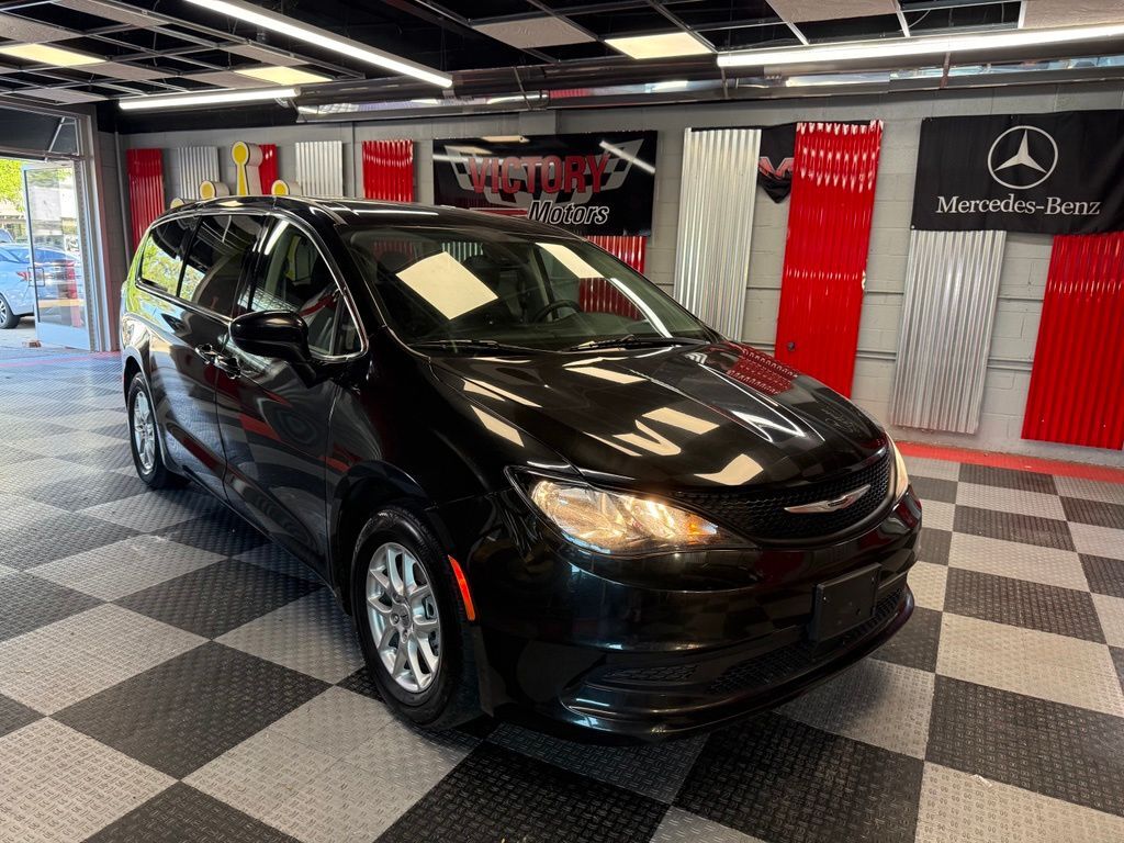 2023 CHRYSLER Voyager