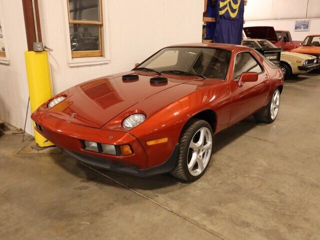 1982 PORSCHE 928