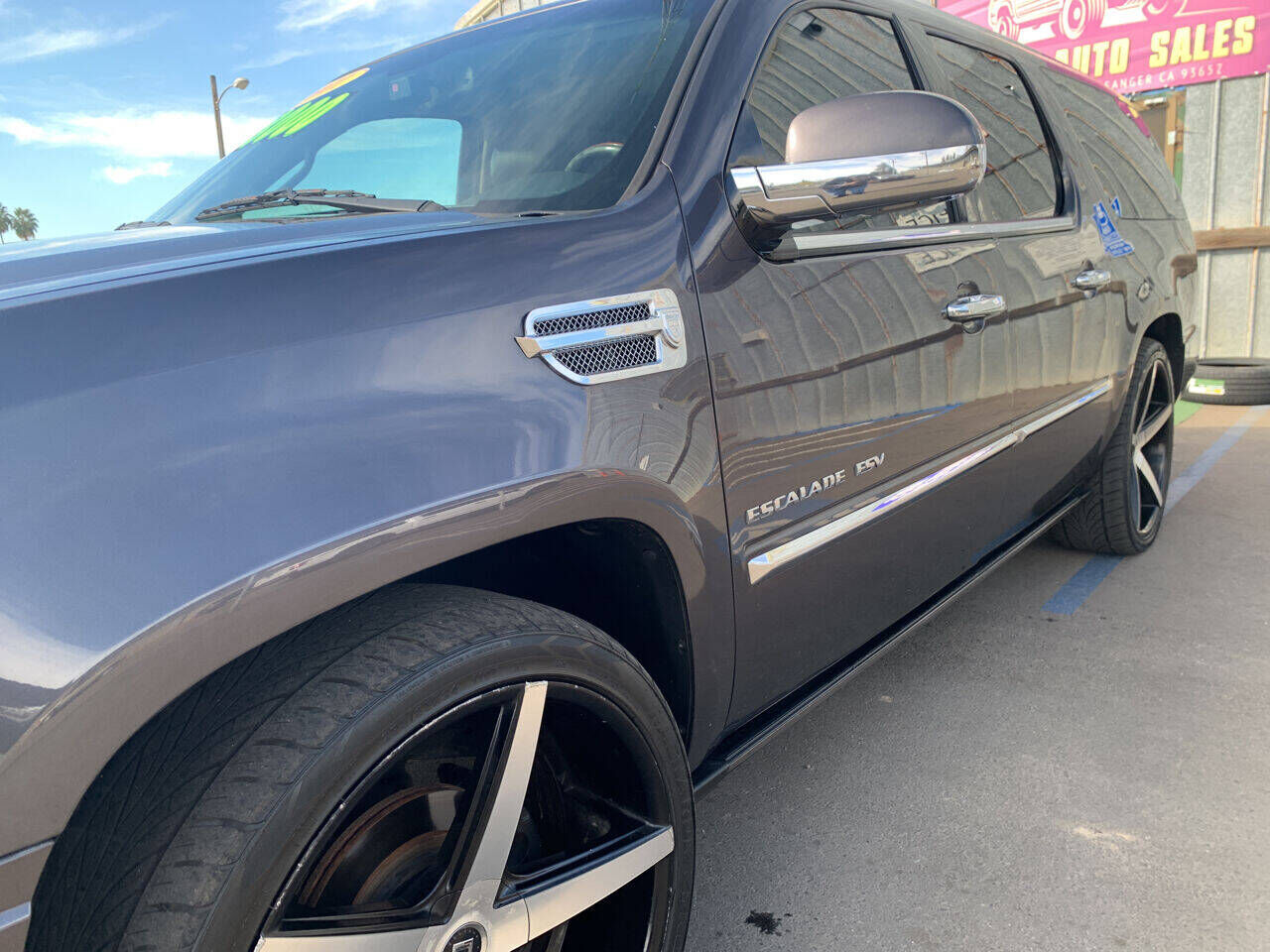 2011 CADILLAC Escalade