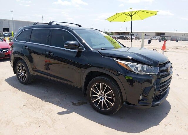 2017 TOYOTA Highlander