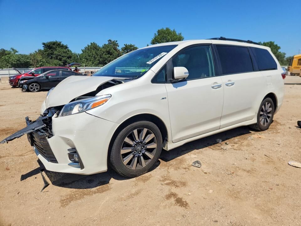 2019 TOYOTA Sienna