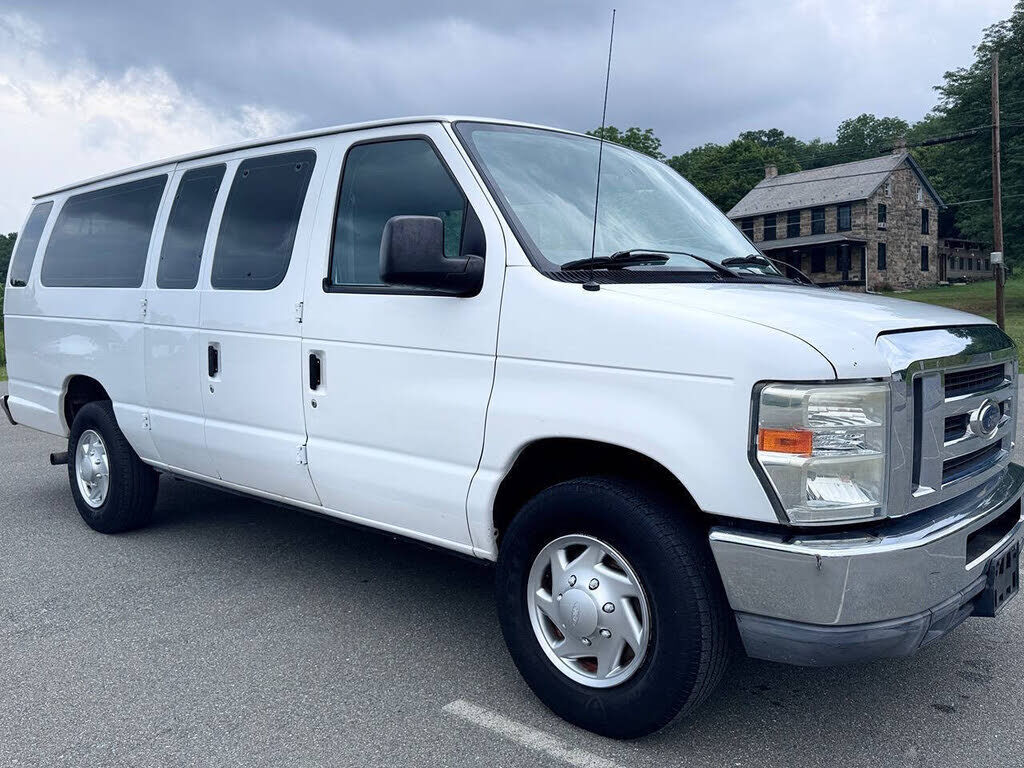 2010 FORD E-350