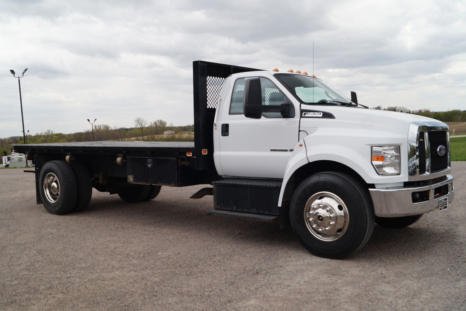 2017 FORD F-650