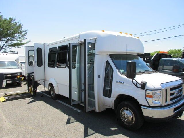 2019 FORD E-350