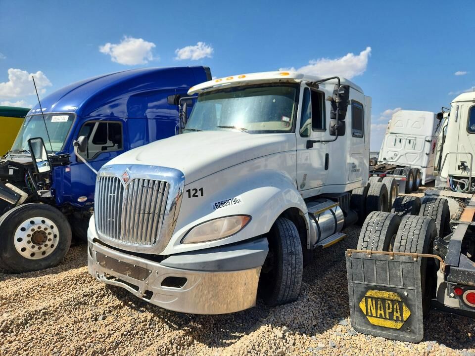 2012 INTERNATIONAL LF687