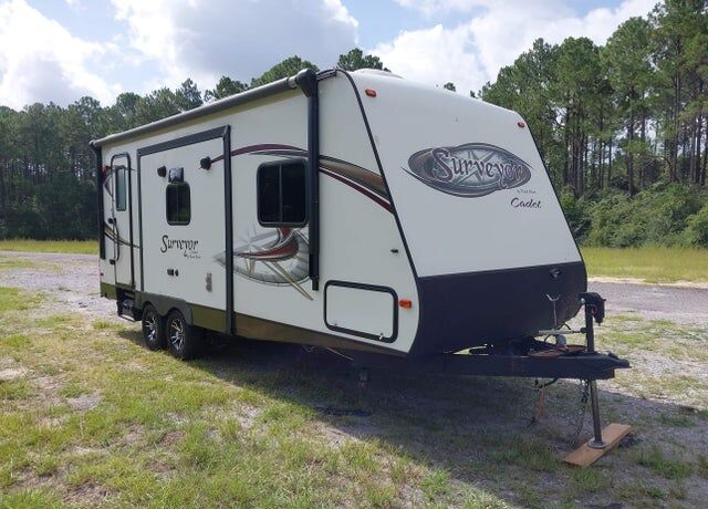 2014 FOREST RIVER Surveyor